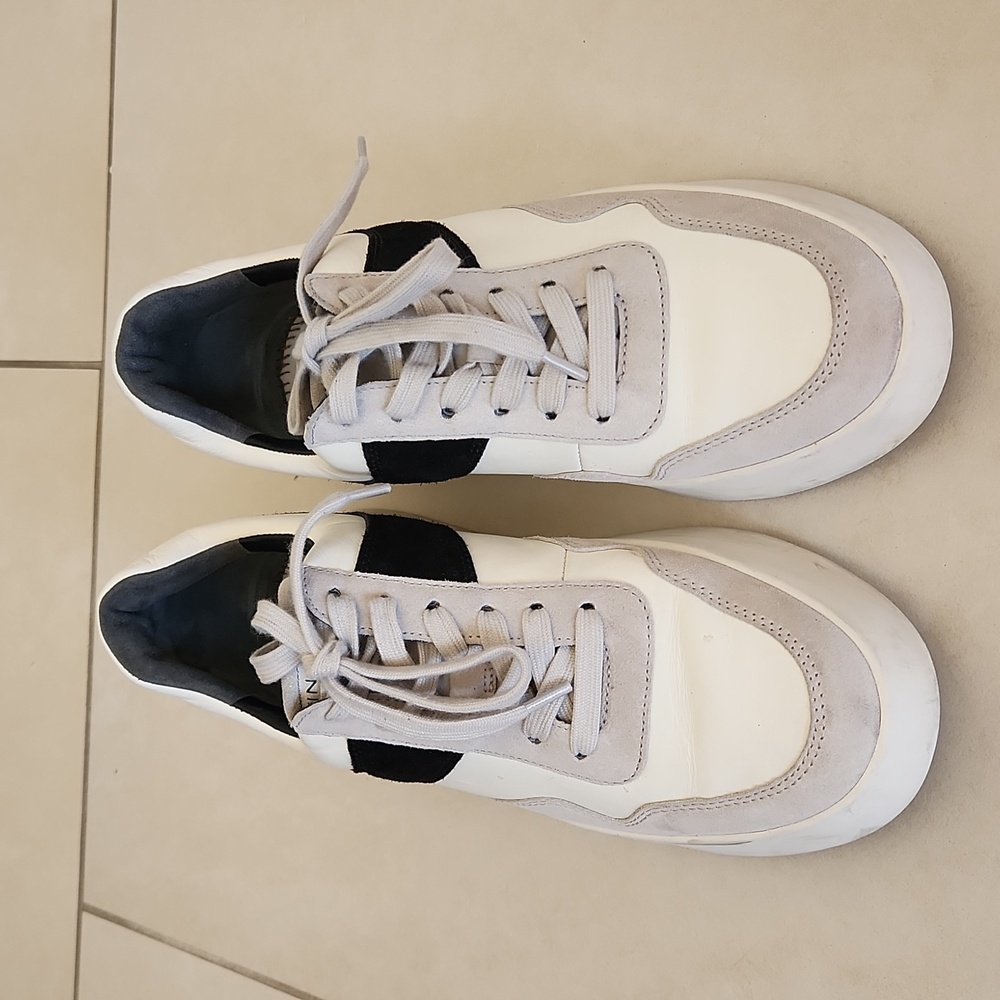 Vince Men's Warren Retro Lace Up Sneaker Size 7.5 Men/9 Womans $275